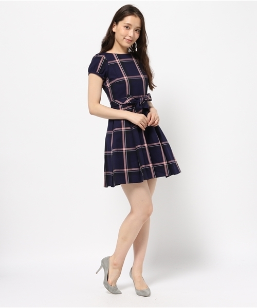 BLUE LABEL CRESTBRIDGE（ブルーレーベルクレストブリッジ）の