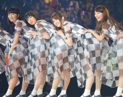 画像・写真 | 乃木坂46生駒・白石ら2周年公演で感涙 最長＆最大公演に1