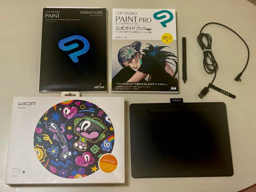 【1/18まで限定値下中】wacom ペンタブレット ガイドブック付 1/18まで限定値下中】wacom ペンタブレット ガイドブック付 11/12まで