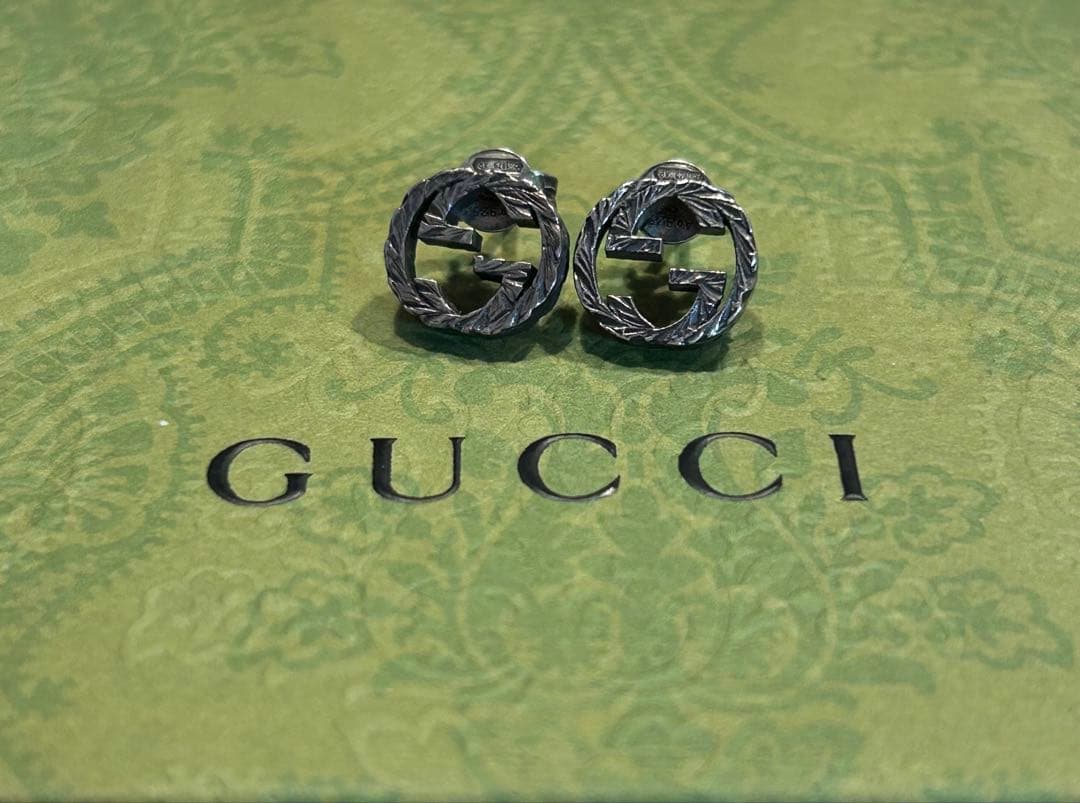 GUCCI シルバー ロゴ スタッドピアス silver925 両耳用 GUCCI グッチ ピアス レディース 母の日 シルバー925 両耳ピアス